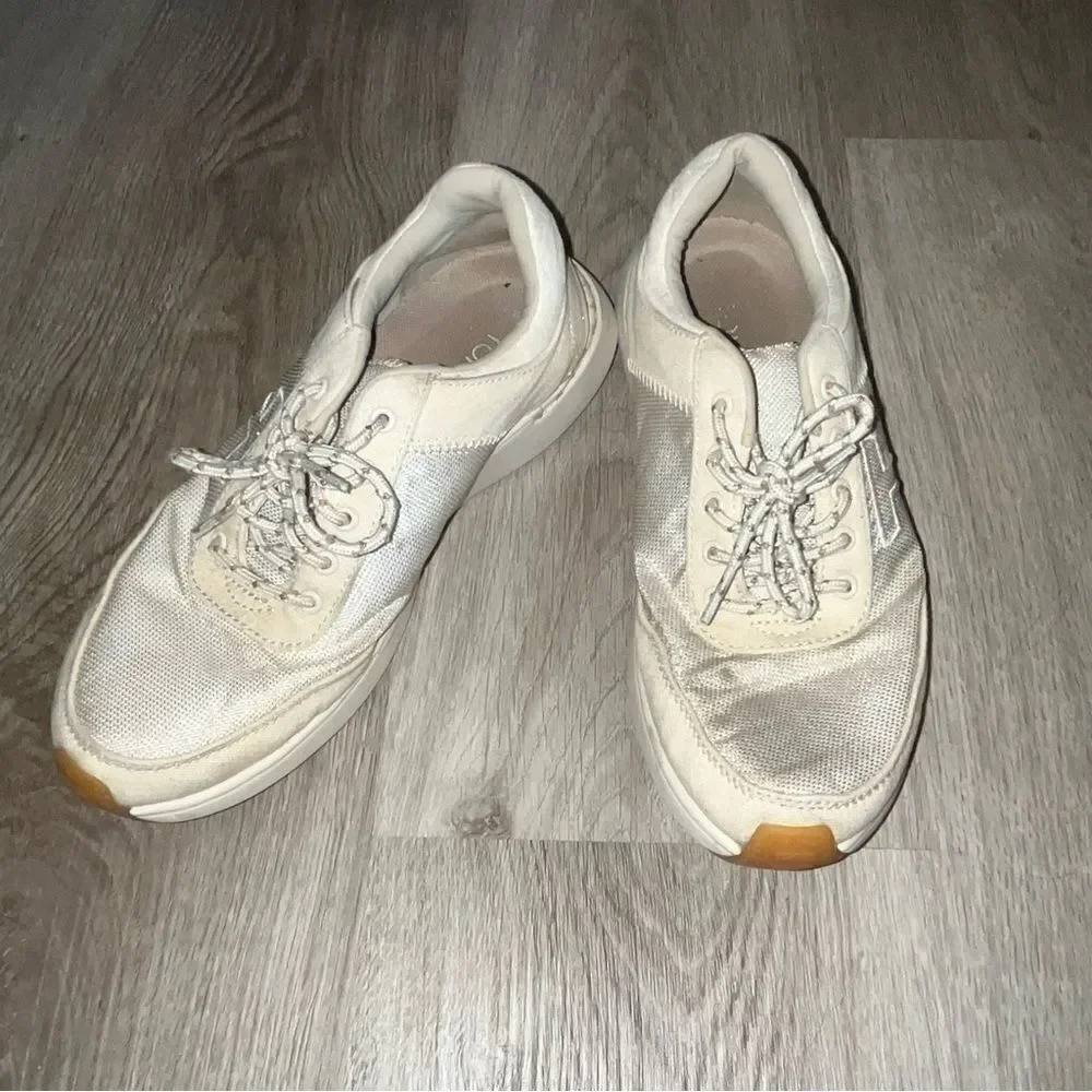 Toms women size